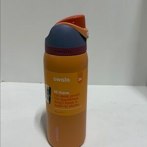 Owala Insulated Water Bottle with Straw NEW 32 oz FreeSip